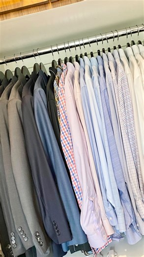 Decluttering and organizing your home feels amazing, especially if it was a big undertaking. BUT, the key is to maintain that by staying on top of it regularly. 💪🏻 It is totally realistic to have a busy home with kids, pets, and all the things AND have a home that always feels clean and organized. ✅ Here’s my go-to routine, but make sure you save this post first! 1️⃣ Spend just 10 minutes each day putting things back in their place. A little effort daily goes a long way! 2️⃣ Bought something n