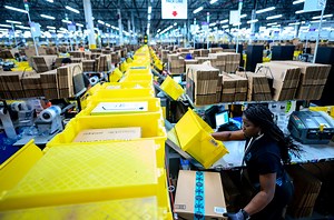 Amazon Warehouse Workers Are Abandoning Their Jobs in Droves
