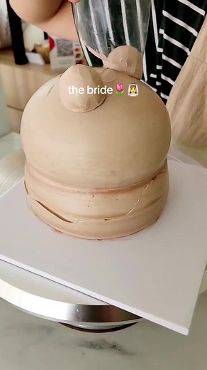 Korean Cake for the Bride: A Custom Wedding Design