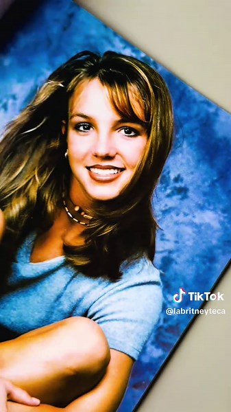 Backstage Pass Scrapbook [Book 🇺🇸 USA 1999] . . . #britneyspears #britney #bsarmy #britneyarmy #britneyfan #collectionBritney #britneycollector #britneyspearscollection #britneyspearscollector #babyonemoretimetour #backstagepass #backstagebritney #backstagebritneyspears