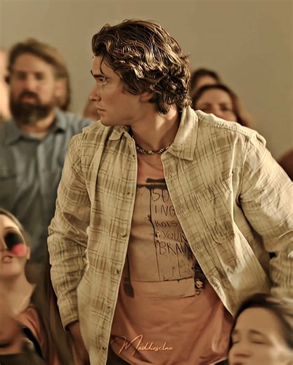 husband reveal ✩ spc: jcqscenes ✩ tags: #outerbanks #outerbanksedit #johnbroutledge #johnb #johnbroutledgeedit #chasestokes #chasestokesedit #foryoupage #fyp #viral - outer banks john b edit shake it to the max