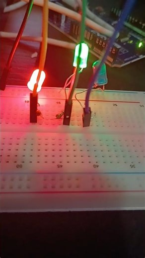 LED Traffic Light IOT Project Arduino Uno Kit R4 Minima Part 1 #arduinoproject #arduino #electronic