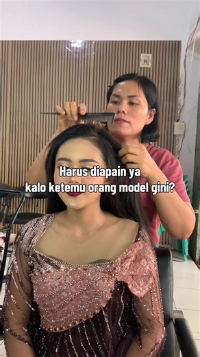 Tutorial Potong Ponny untuk Jilbab yang Simetris