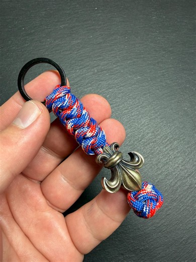 Fleur-de-Lis Paracord 550 Keychain – Brass Charm, Handmade Tactical EDC
