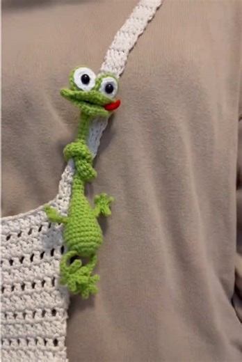 Crochet Frog Bag Charm Tutorial for Beginners