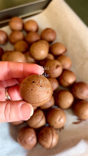 Mini Cake Pop Maker: Easy Holiday Treats