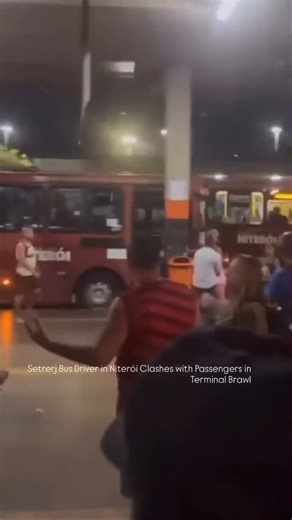 TheSourced Place on Instagram: "A large fight broke out at the Terminal Rodoviário João Goulart in Niterói (RJ) involving a bus driver and several passengers. ￼ • Videos circulating on social media show the confrontation escalating into a physical altercation with punches, kicks, and people trying to break up the fight. ￼ • In at least one of the posted clips, the driver is seen using capoeira-style moves while defending himself against attackers. Brazil News 8/21/2025"