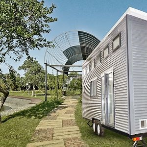 [Hot Item] Single Family Homes Mobile Prefabricated Mobile Tiny House Turin on Wheels