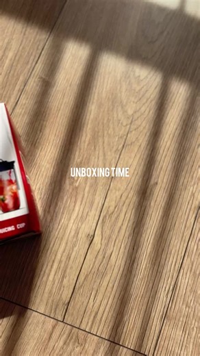 This mini smoothie maker is the perfect compact companion for quick, healthy drinks anytime. Small in size but powerful in performance, it easily blends fruits, vegetables, or protein shakes into smooth, delicious drinks within seconds. Its lightweight and portable design makes it ideal for small kitchens, offices, or even travel, so you can enjoy fresh smoothies wherever you are. Simple to use and easy to clean, this little blender saves time while helping you maintain a healthy lifestyle. Dura