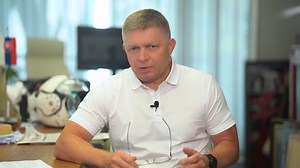 7.8K reactions · 1K shares | NAKA KLAME! Kajetán Kičura nikdy nekupoval, nevlastnil ani nezdedil žiadne zlaté tehly. To je všetko, čo sa k tejto včerajšej úbohosti Hamranovcov dá povedať. | Robert Fico | Facebook