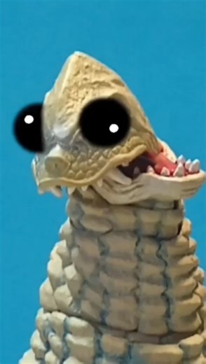 You ok Red King? #ultraman #kaiju #redking #alienbaltan #aneurysm #laugh #monsters #stopmotion