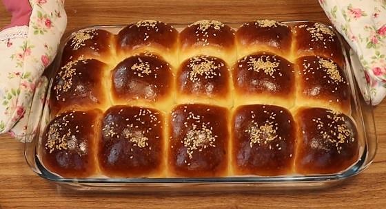 A secret ingredient makes dough cloud-soft – quick bread recipe