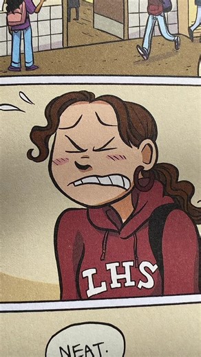 Smile Book - Raina Telgemeier's High School Journey with Braces