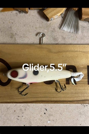 Top 5.5” Glider Lures for Muskie Fishing