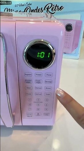 Giving all the retro vibes and perfect details! #microwave #retrovibes #nostalgia #kitchenappliance