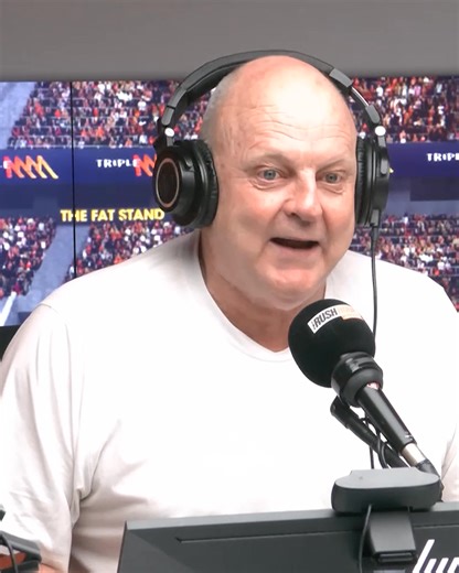 58K views · 967 reactions | "Pete the serial flasher was going to retire..."  | Triple M's Rush Hour | Facebook
