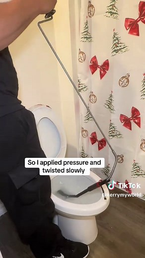 How to unclog a toilet #toilet #toiletsnake #uncloggingdrains #plumbing #fyp #tutorial