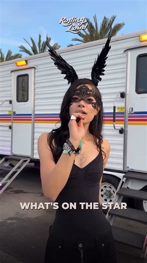 MOLLY WORLD 🩷 on Instagram: "On friday we eatttt 🍽️ #mahwow"