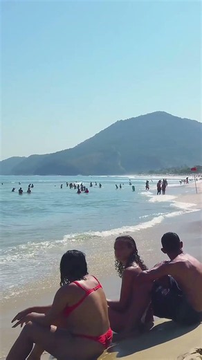 🇧🇷 Maresias Beach a Sunny Day in Brazil
