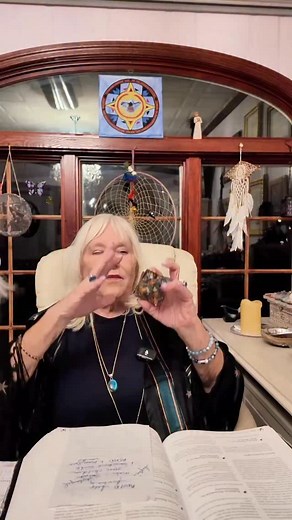 When your thoughts feel scattered or your energy feels disorganized, call on Archangel Metatron—the angel of divine structure and sacred geometry. Metatron helps bring clarity to mental chaos, transforming overwhelm into focus and intention. He’s especially connected to those working through ADHD-related challenges, study stress, or creative overstimulation. To work with his energy: 1. Visualize Metatron’s Cube spinning gently above your crown chakra, aligning your thoughts with higher order. 2.