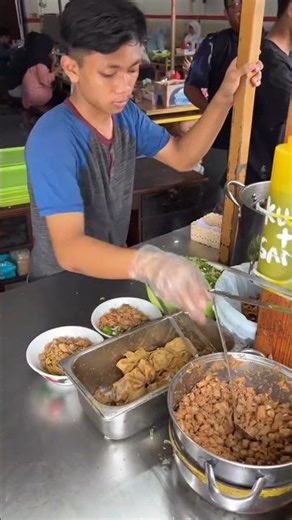 MIE AYAM BANGKALAN PALING RAME DIBOGOR #kuliner#foodie#food#shorts