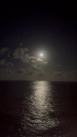 Atlantic Ocean full moon view | Huong Vu
