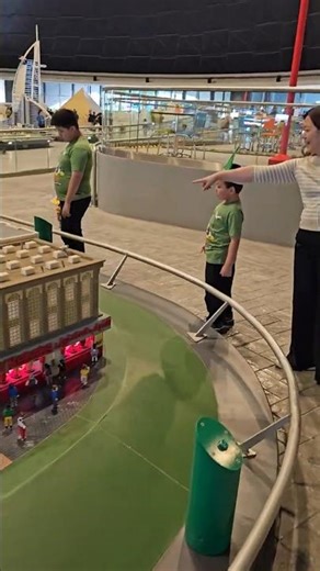 Irvine & Ivern #see #miniland 🧩🗼🕌⛩️🗽🛕🏯🇦🇪 #Legoland #Dubai 😁