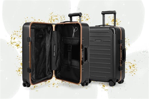 Review: The Internet Famous Solgaard Carry-On Closet