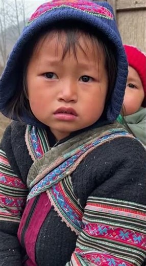 💔 "Ở thành phố có được đi học không?" - Câu hỏi ngây thơ xé nát tâm can. #shorts #vietnam #khampha