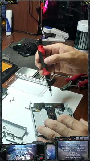 Disassembling a Floppy Disk Drive #diy #electronics #recycling
