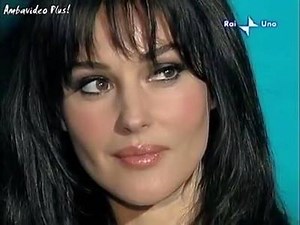 3.5M views · 34K reactions | Un moment care se asortează cu primăvara de afară: zâmbetul Monicăi Bellucci și farmecul lui Eros Ramazzotti. www.ziarulmetropolis.ro | Ziarul Metropolis | Facebook