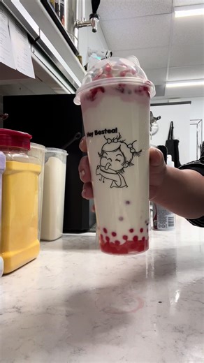 Our #1 best seller Strawberry Cheesecake #Heybestea #MeokJa #saskatchewan #bubbletea