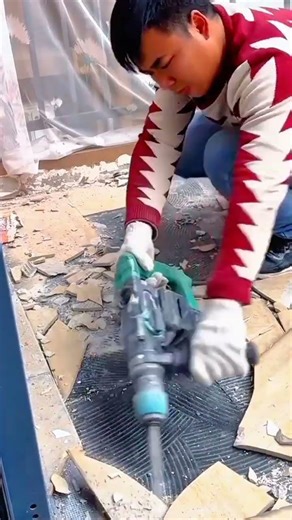 the process of removing ceramic tiles using special tools