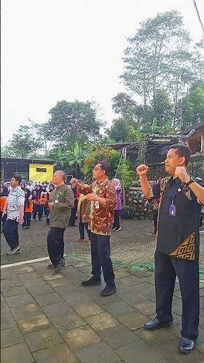 senam pagi anak Indonesia hebat bersama SMK NEGERI 1 BLADO#senam #senamindonesiahebat