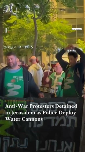 Police Use Water Cannons as Anti-War Protests Erupt in Jerusalem | N18G