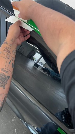 This is the best way to tuck behind seals!!!! #carwrap #vinylwrapping #cartok #vinylwrap #carwrapping #vinyl #carwraps #wraptips