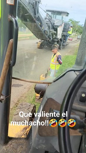 Exploring the Transmille W 200 FI Road Milling Machine