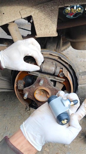 Fix Your Leaky Brakes! Wheel Cylinder Swap - How to Install a New Wheel Cylinder Like a Pro 🔧👍 #BrakeRepair #WheelCylinder #CarMaintenance #DIYAutoRepair #MechanicLife | Car Tips Tv