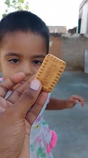 Divya aur vansh Ko Mila biscuit 🤣😂😂😂