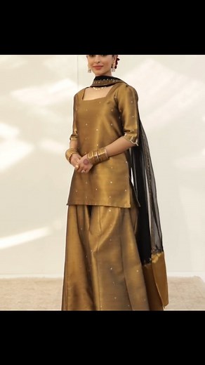 1.4M views · 13K reactions | We are taking order for this beautiful dress. You can customise the colors and designs . For price details kindly inbox us or whatsapp us +92-335-0500353 . Worldwide shipping is available | Formal Outfits | Facebook