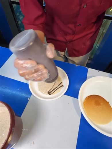 Doraemon Dora cake 🥮 #doracake #foryoupage❤️❤️ #doraemon #viral #foodie