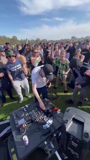 Our day out at Hyde Park 420 🔥💨🕺☀️♥️ #420 #drumandbass #dnb #dnballstars #dnbnation #hydepark #sun #vibes #unity #freedom