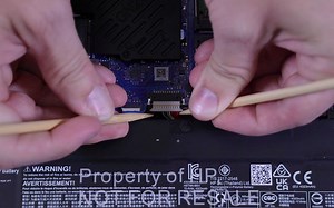 拆机警告 OMEN by HP 17 Laptop PC 售后工程师拆机视频