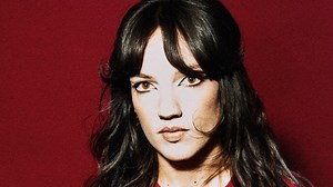 Jain chante en français pour son retour