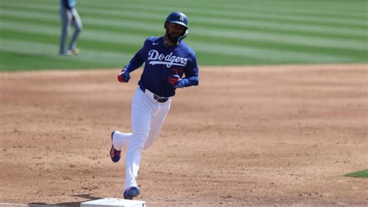 VERTICAL: Teoscar Hernández's three run homer