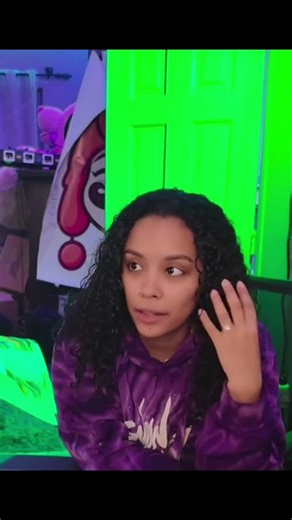 Steph shares her curl routine during Snow’s livestream #stephaniemarie #snowthaproduct #missjessies