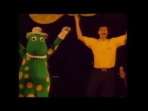 The wiggles RARE clip 1998 concert