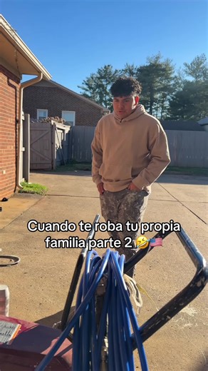 Le revendió la misma máquina más cara 🥲🤣 @Karetillo ⚡️ #humor #comedia #latinosenusa #latinostiktok