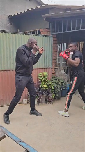 1.2M views · 45K reactions | How to Deal with a Spinning hook kick and Punish your opponent Class is in Session 屢 Master Wong Themba Gorimbo #selfdefense #spinningkick #zimbabwe | Wing Chun Zim Official | Facebook