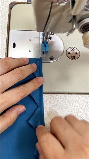 Simple method for making triangular lace trim #sewapasystem #sewing #versatilesewin #sewingtips